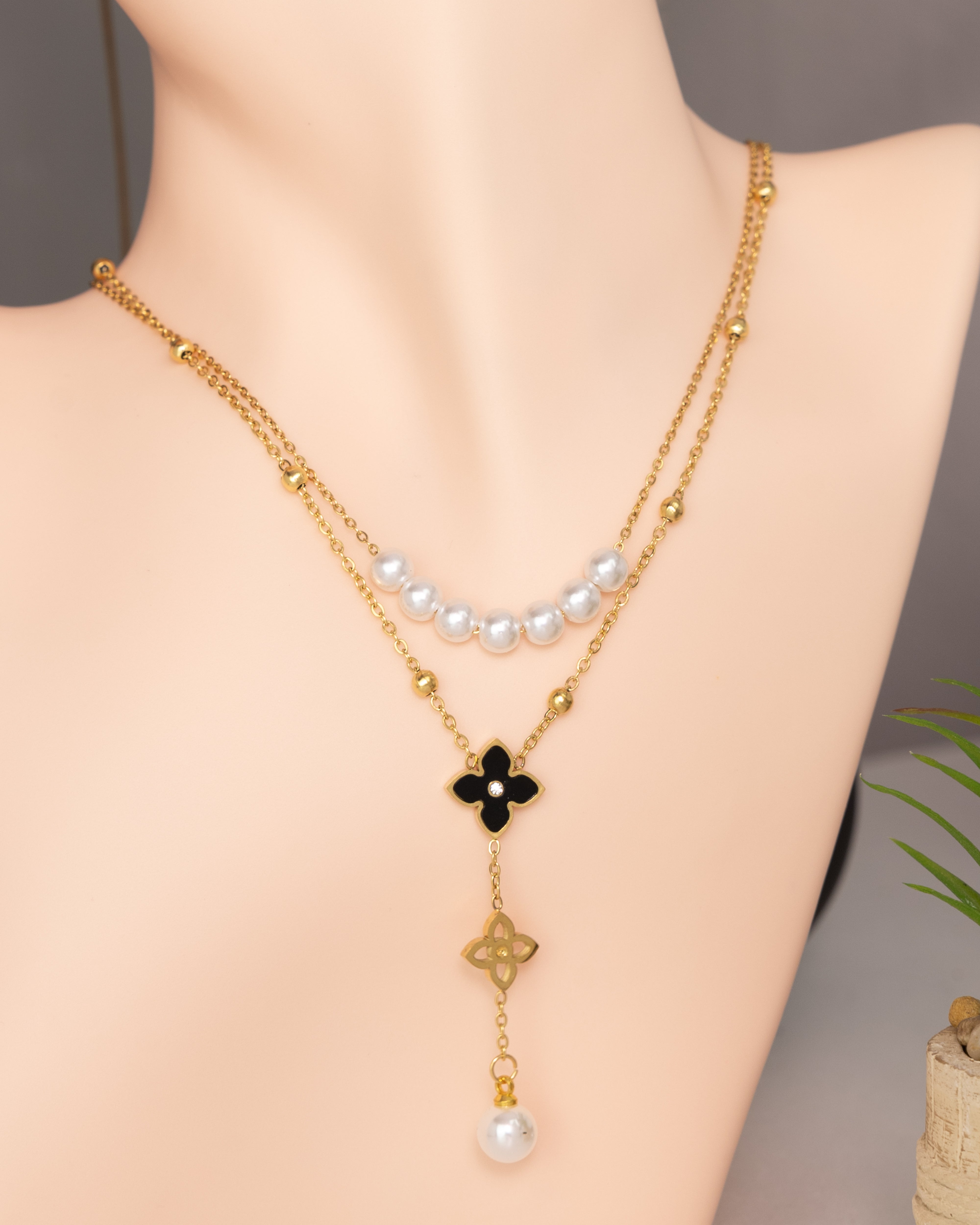 Lucky Clover Pearl Cascade-Halskette