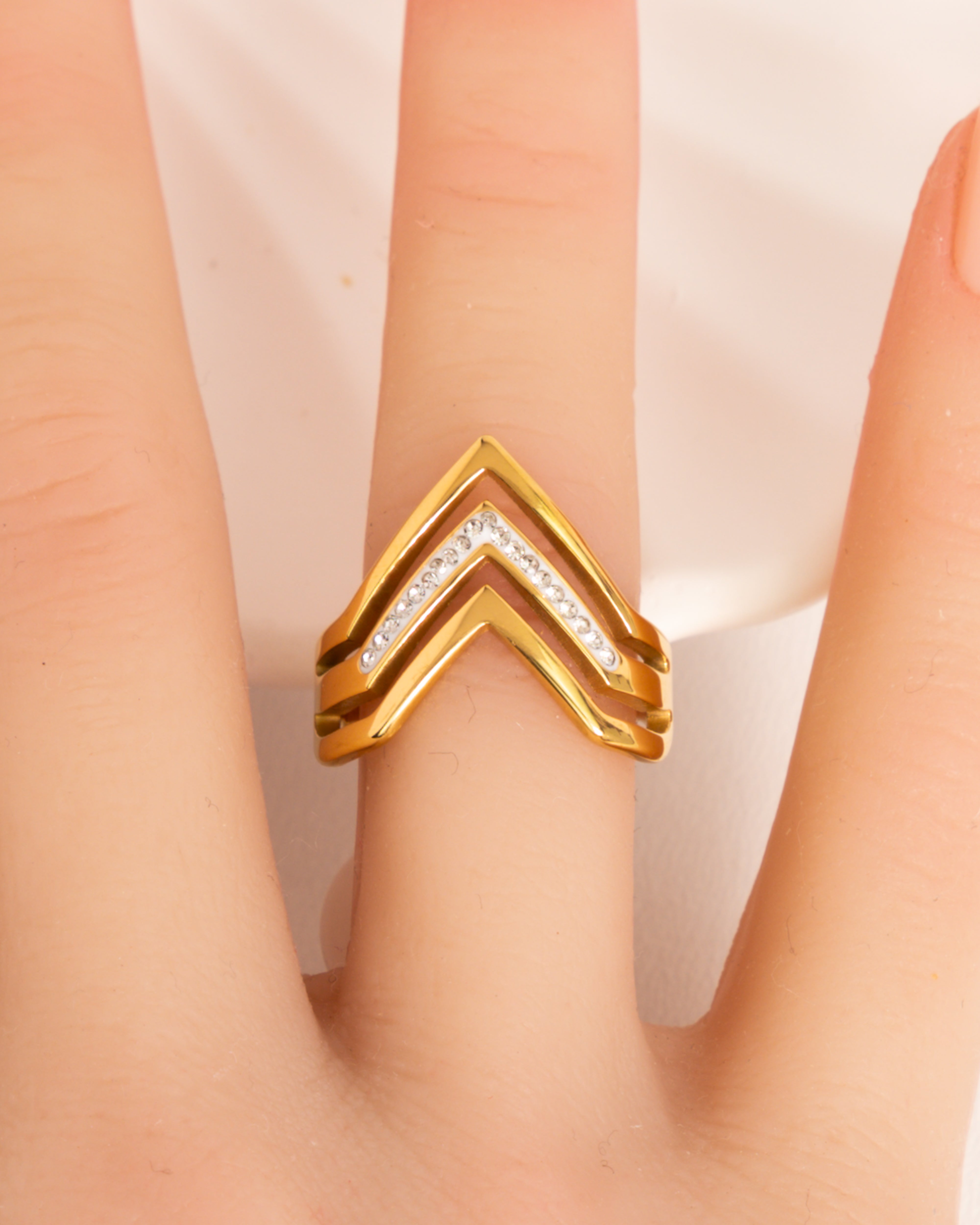 Vogue -Zirkon-Chevron-Ring - Glanzor
