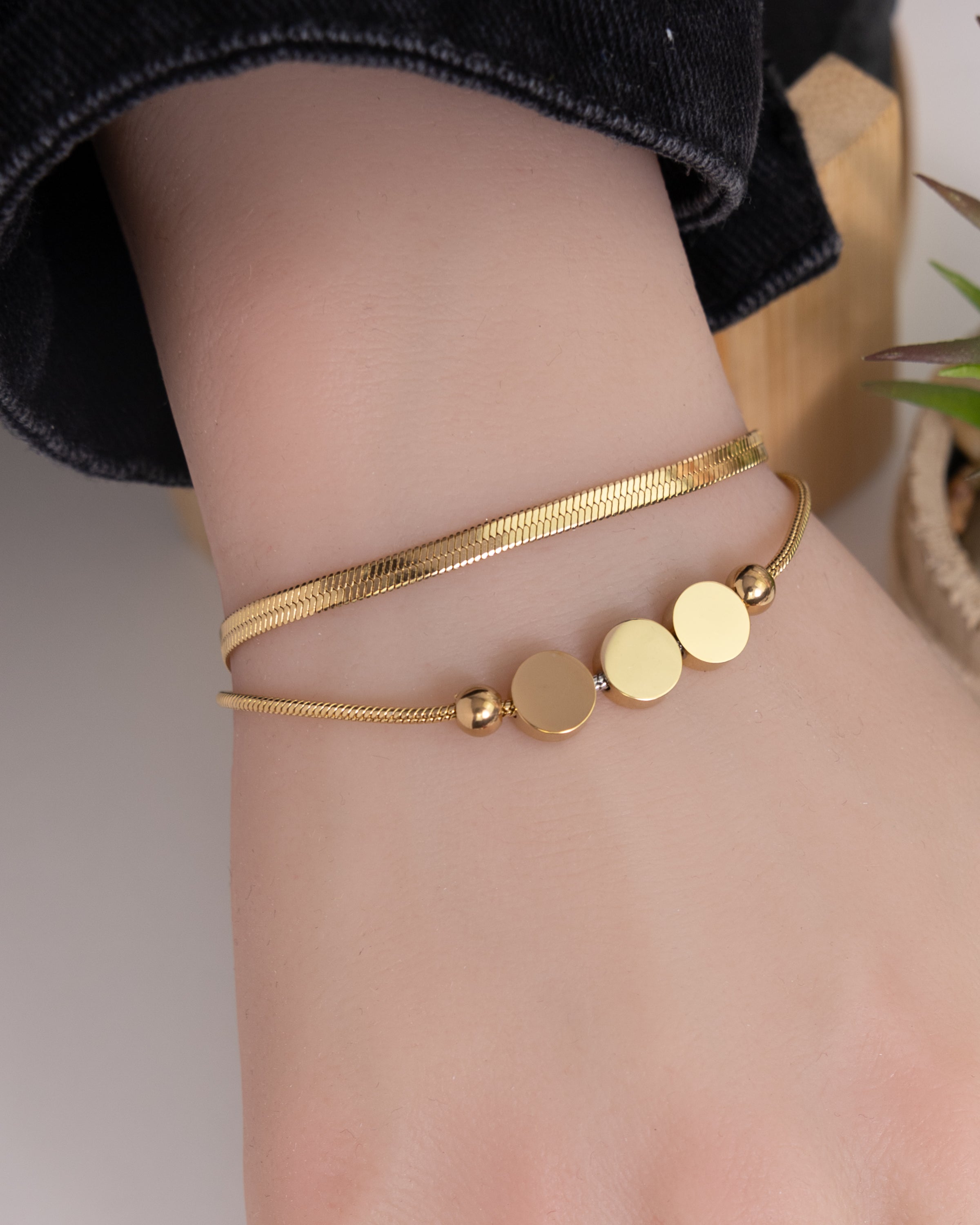 SAMR- Golden Dots Bracelet