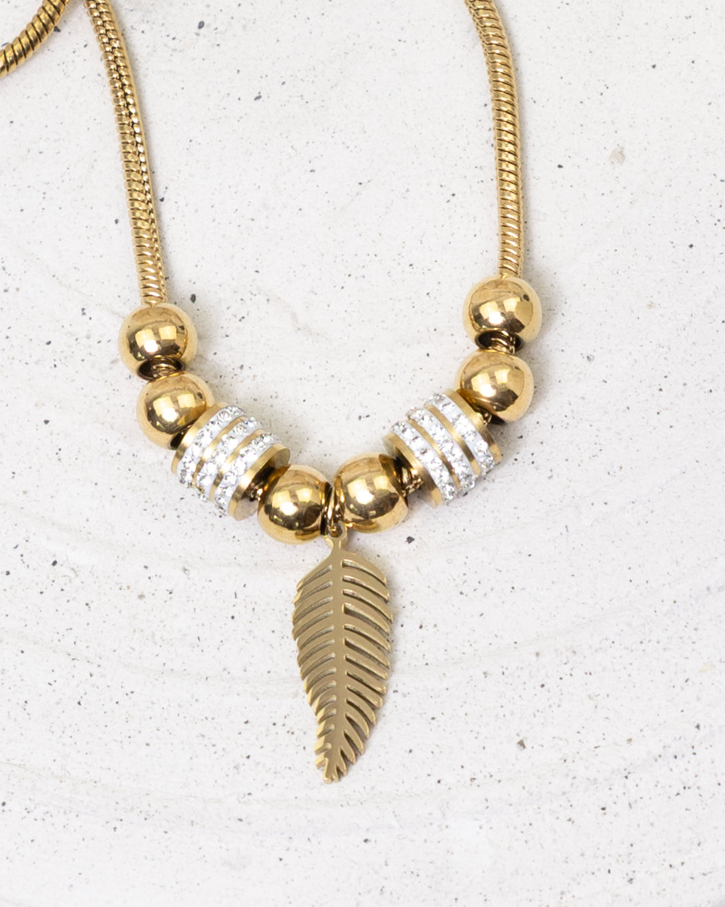 Gilded Foliage Sparkle Accent-Halskette