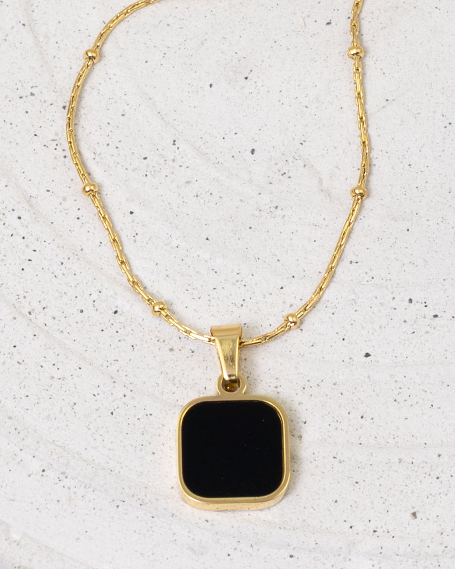 Noir Éclat Square Pendant-Halskette