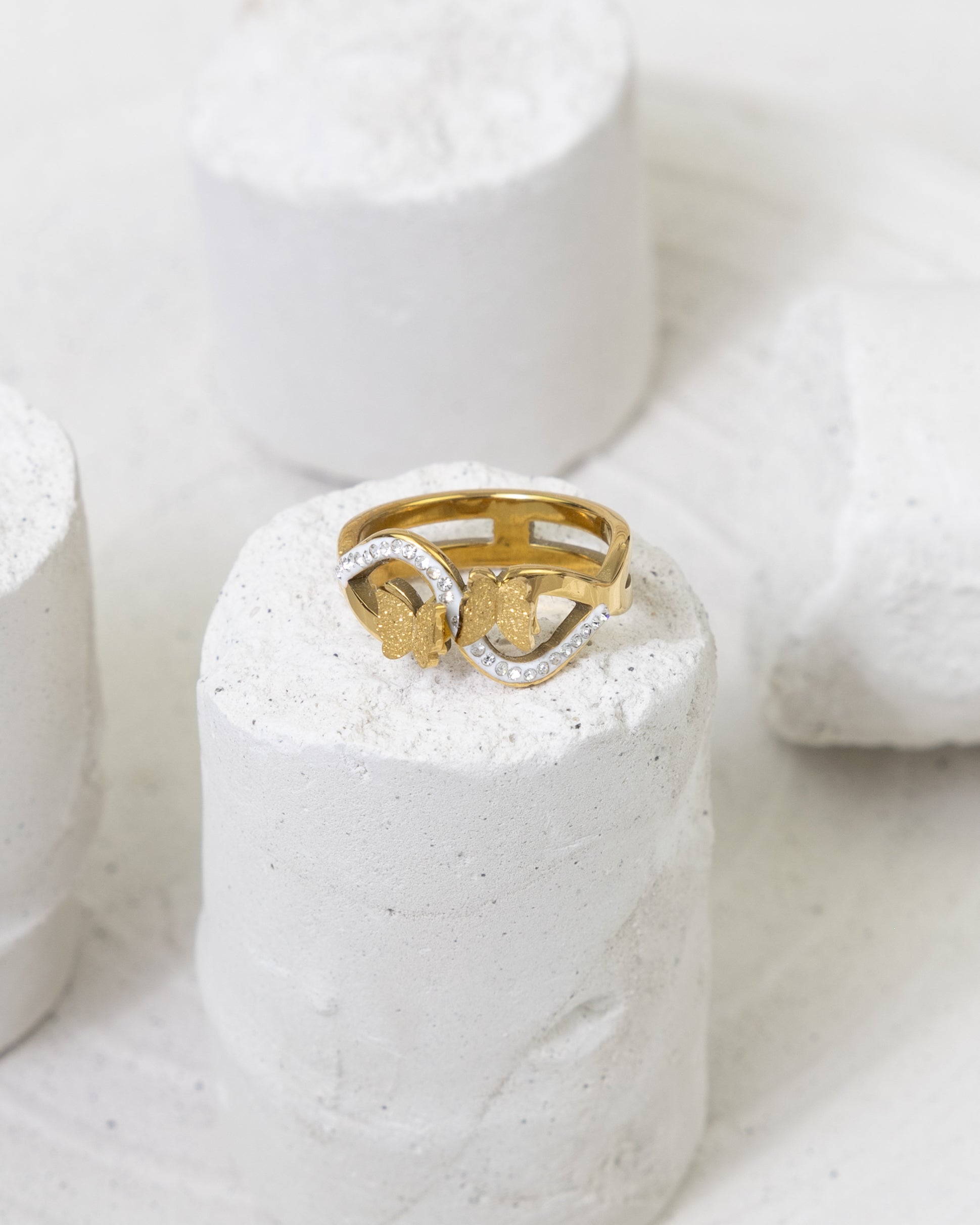 Whimsical Wings Embrace Ring - Glanzor