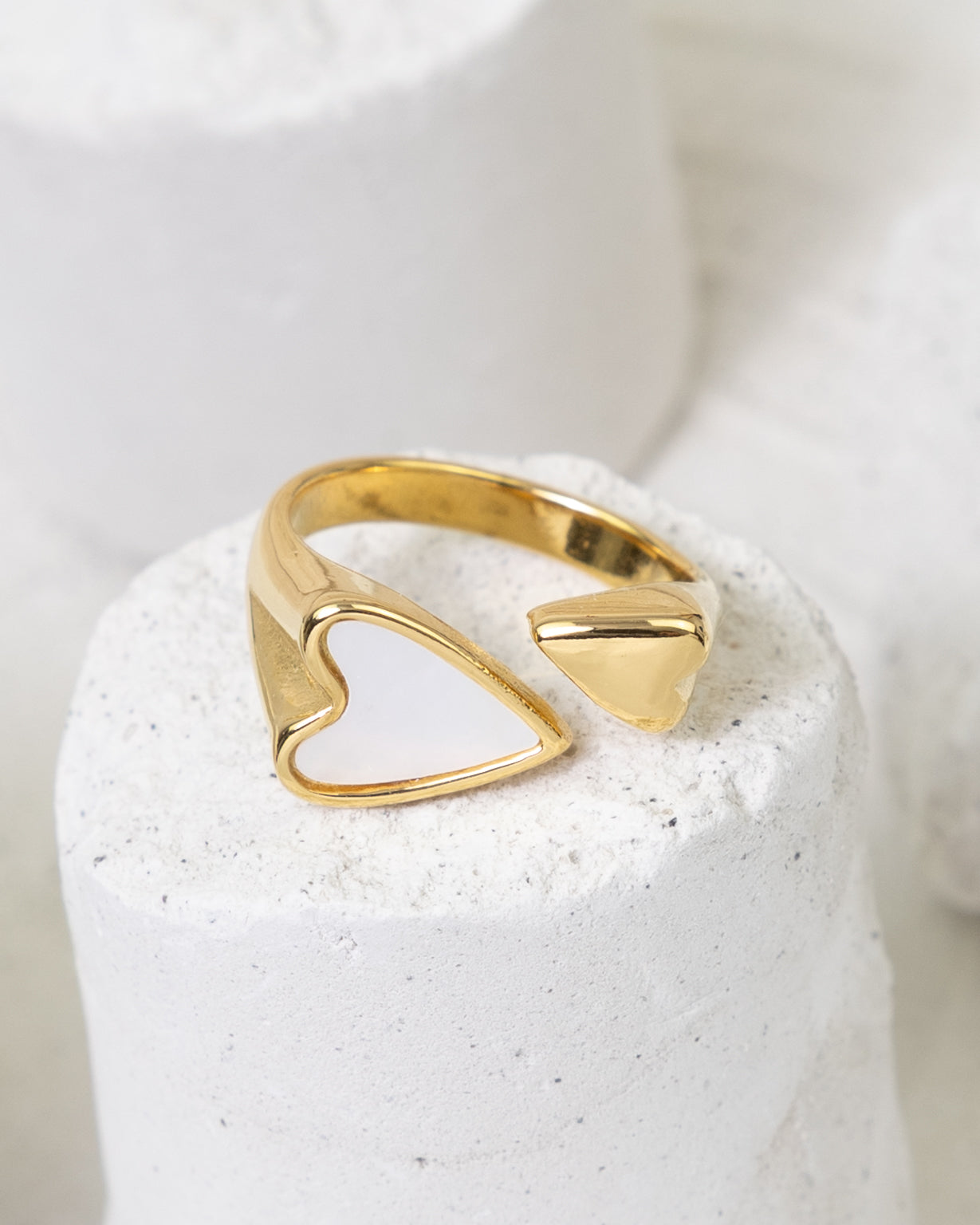 Open Hearts Embrace Ring - Glanzor