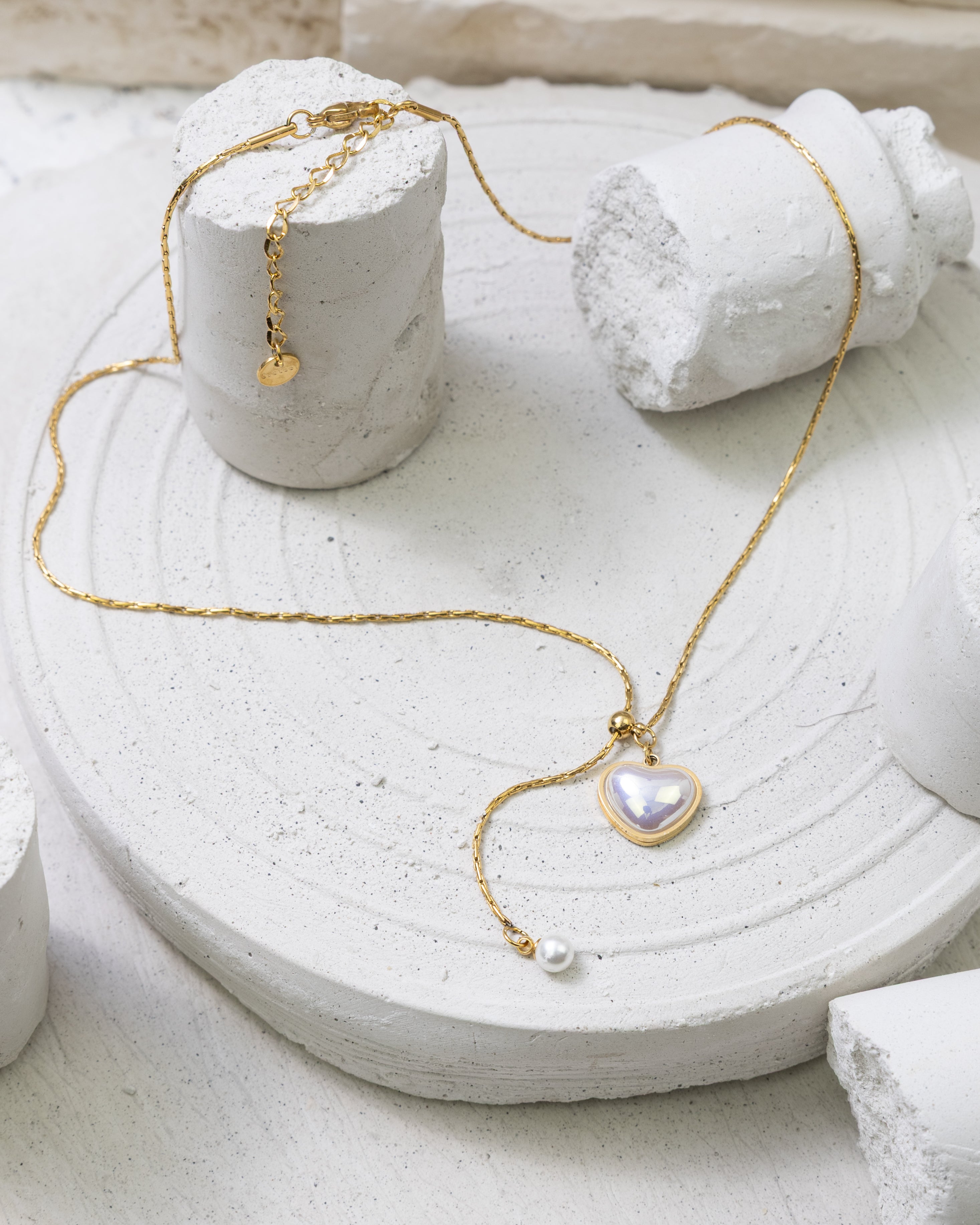 Iridescent Heart & Pearl Lariat-Halskette - Glanzor