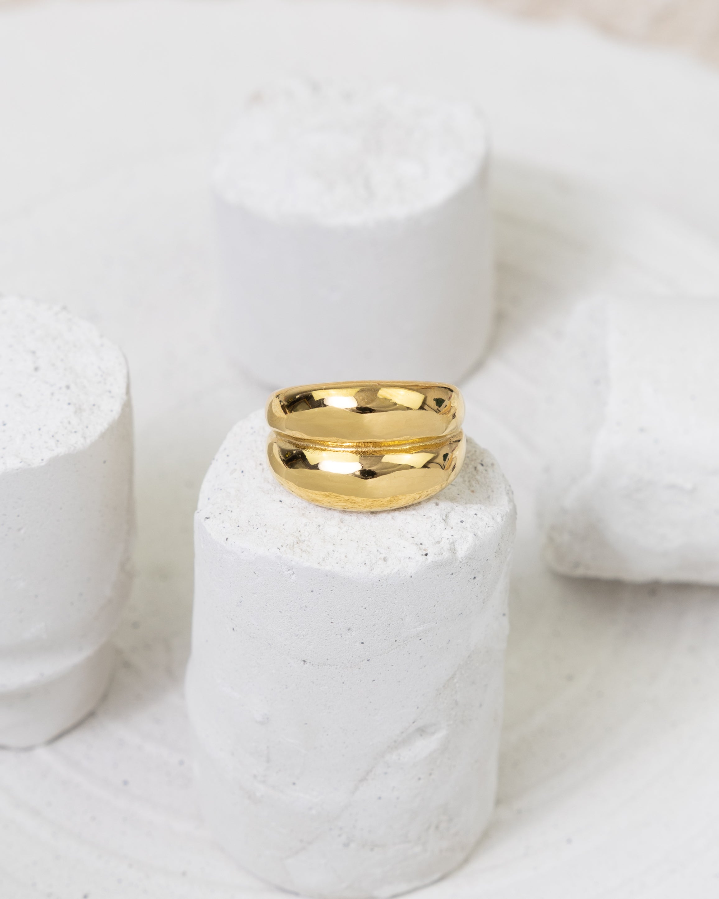Sculpted Horizon Band Ring - Glanzor