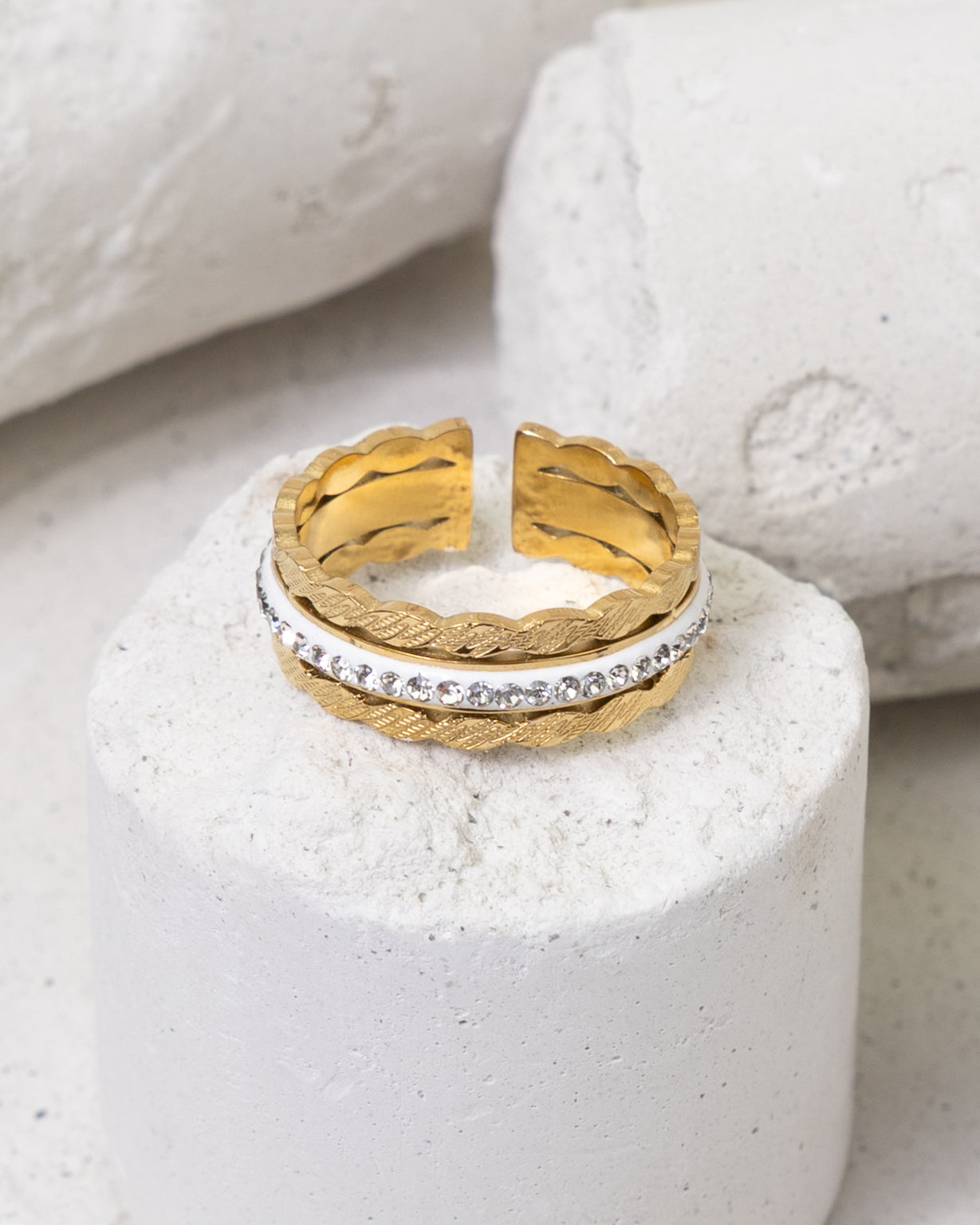 Textured Radiance Trio Ring - Glanzor