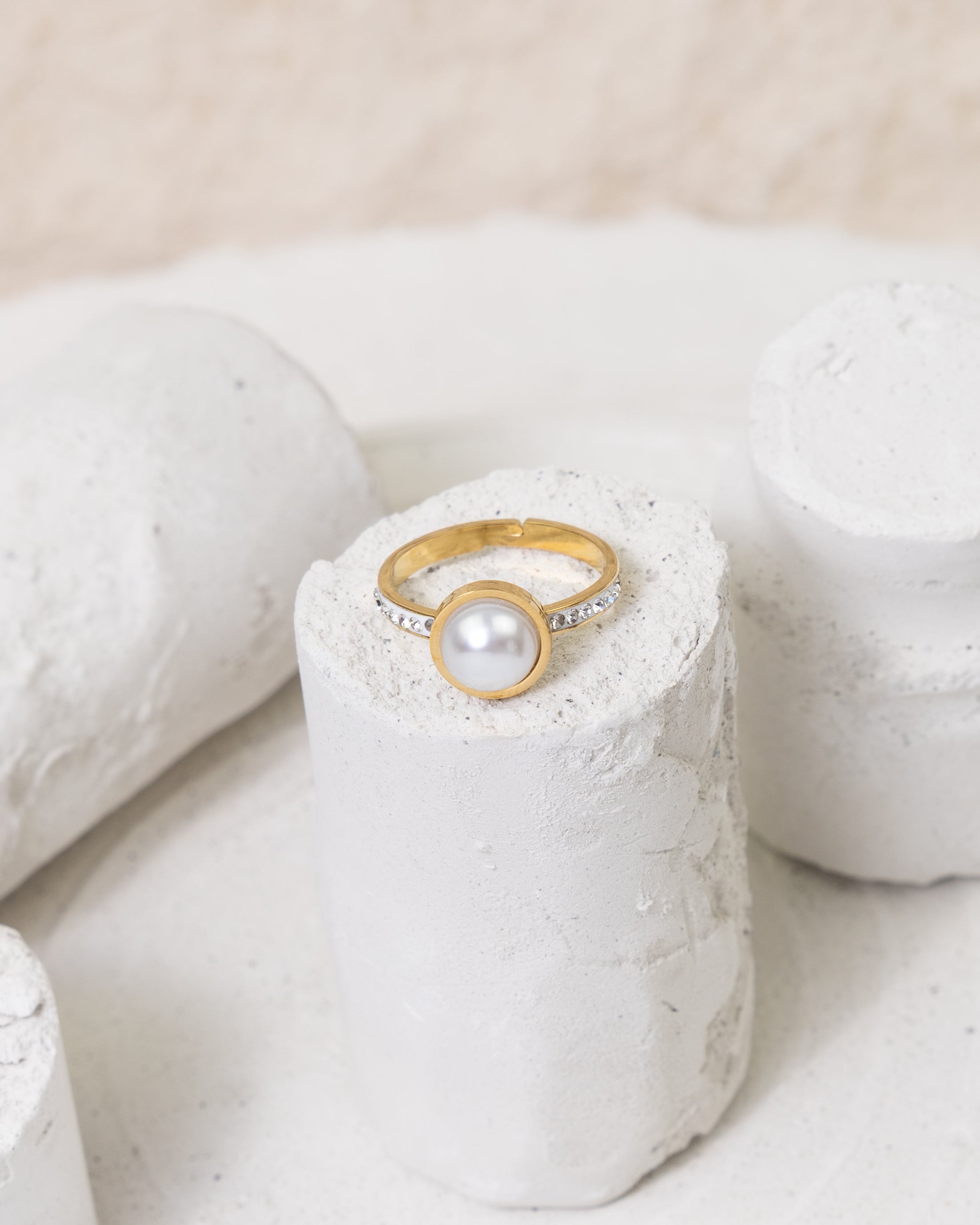 Pearlescent Aura Crystal Ring - Glanzor